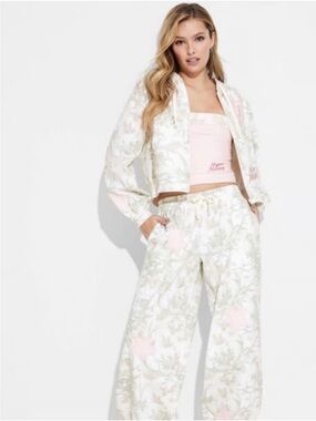 Looking for Megan marine target collab set or pieces